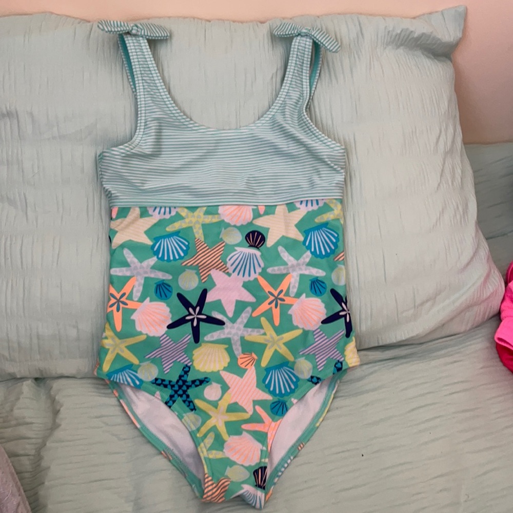 Girls swimsuit size 7/8